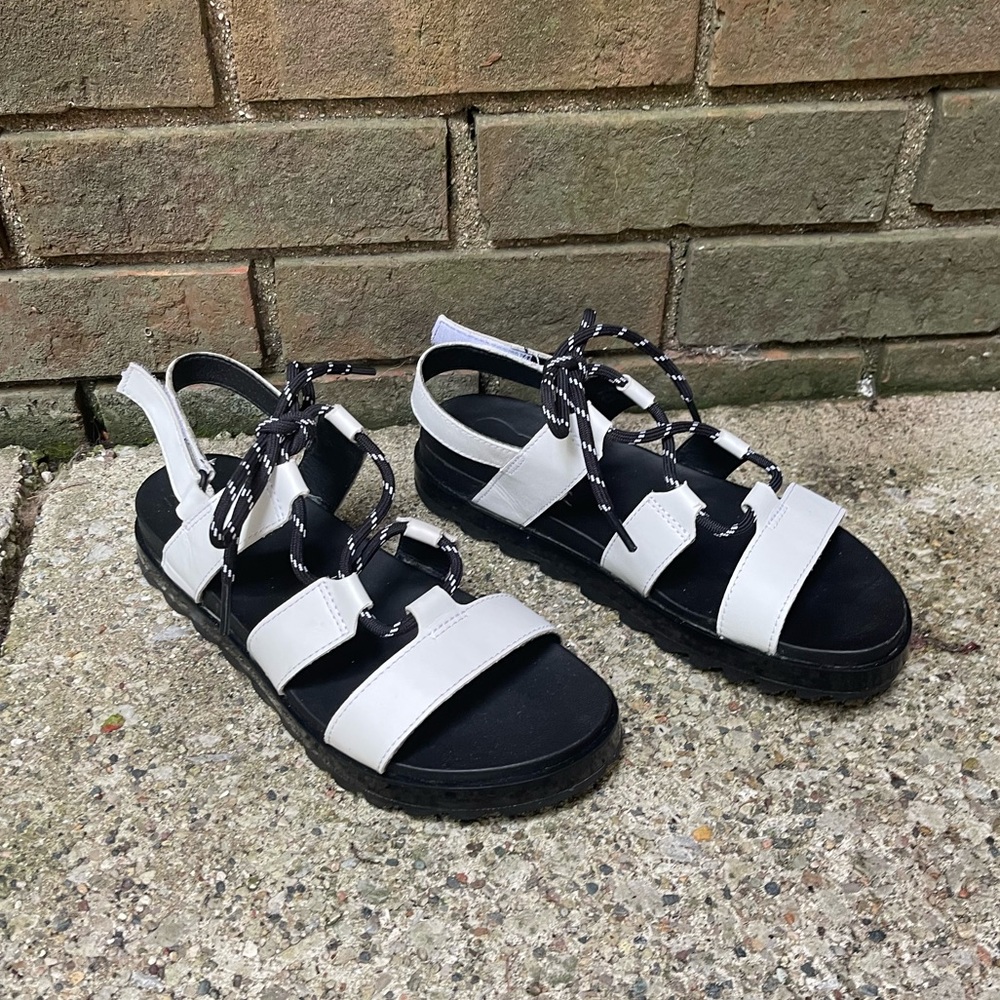 Sorel Leather Sandals. Size 7